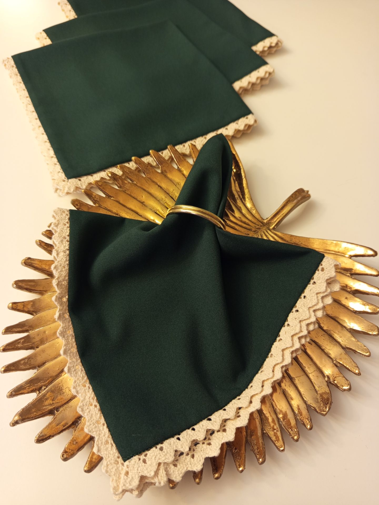 دستمال سفره سبز یشمی دور کتان ( پک آماده چهار نفره )